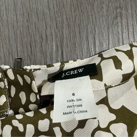 J. Crew 100% Silk Cream & Green Giraffe Animal Print 3/4 Sleeve Top Size 6 - Picture 3 of 8